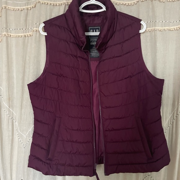 GAP Purple Vest - Picture 2 of 4
